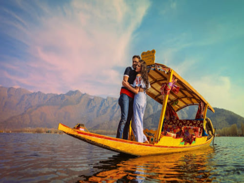 Romantic Kashmir Honeymoon Retreat Package